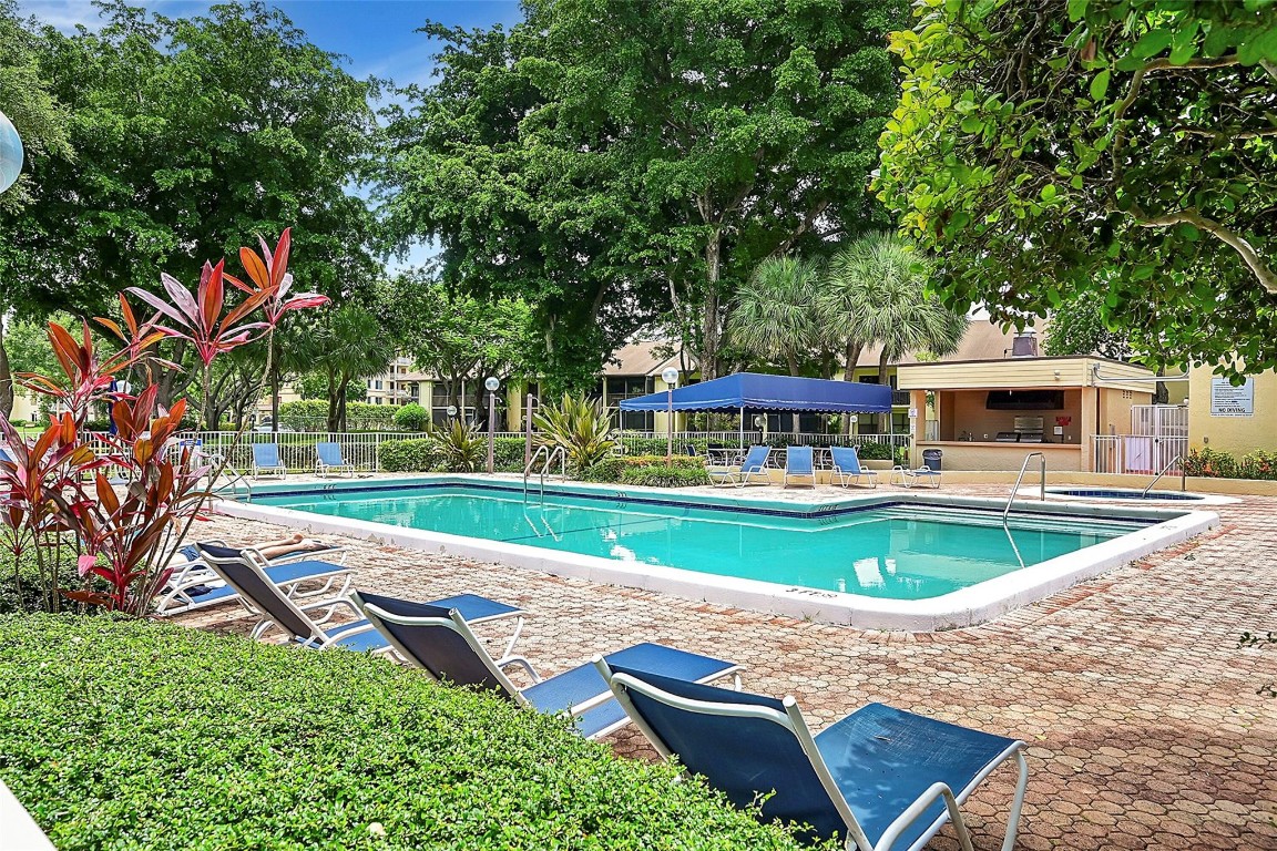 Meadowridge East Condo - Residential