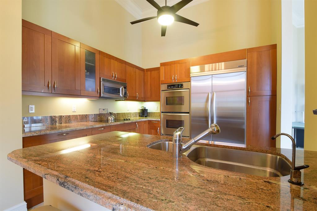 ESPLANADE GRANDE CONDO - Residential