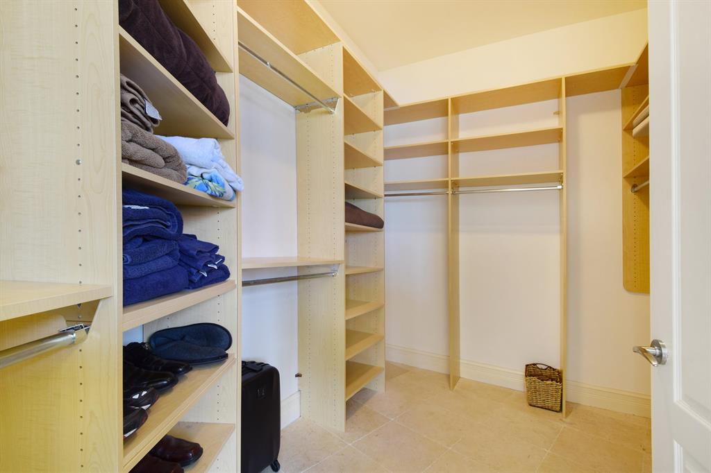 ESPLANADE GRANDE CONDO - Residential