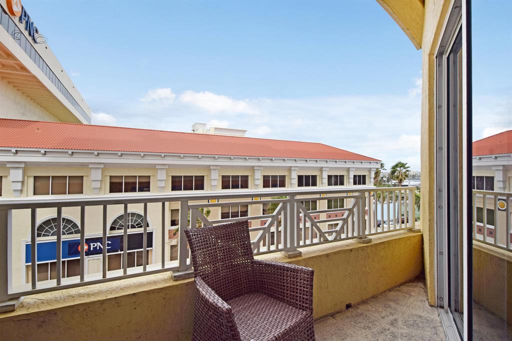 ESPLANADE GRANDE CONDO - Residential