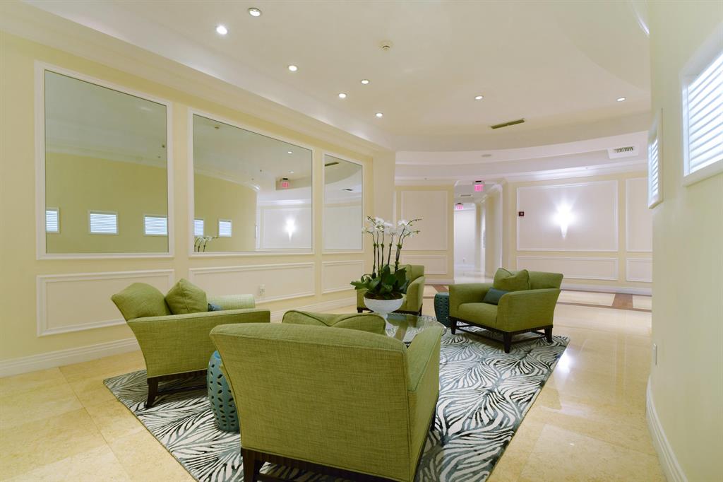 ESPLANADE GRANDE CONDO - Residential