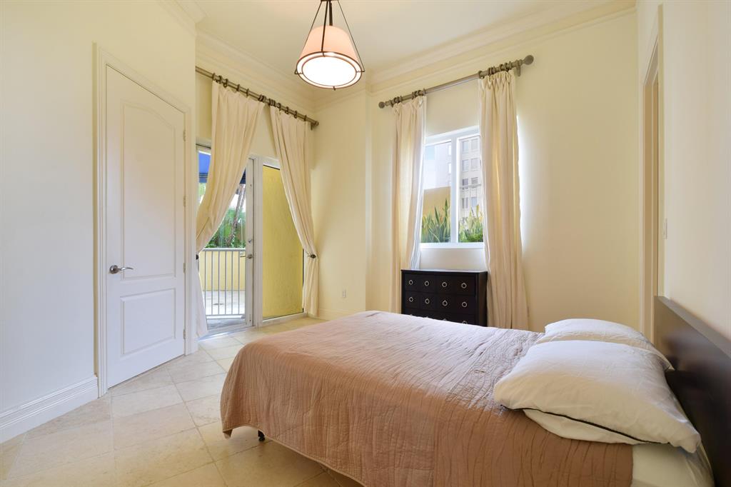 ESPLANADE GRANDE CONDO - Residential