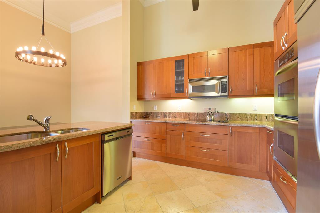 ESPLANADE GRANDE CONDO - Residential