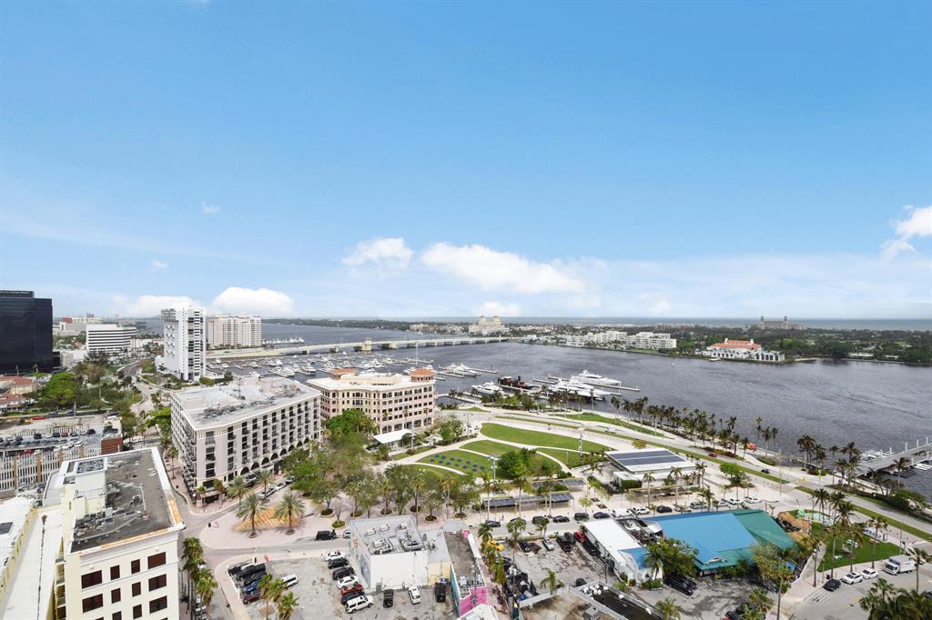 ESPLANADE GRANDE CONDO - Residential