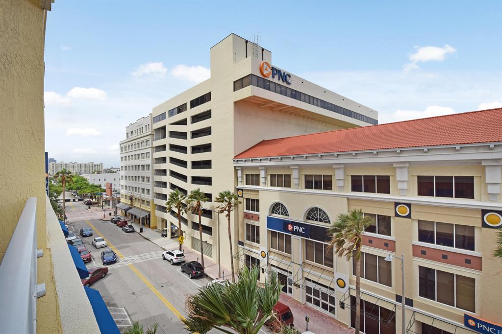 ESPLANADE GRANDE CONDO - Residential