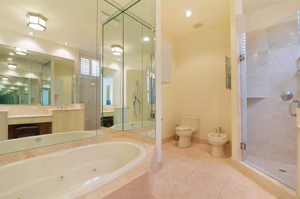 ESPLANADE GRANDE CONDO - Residential