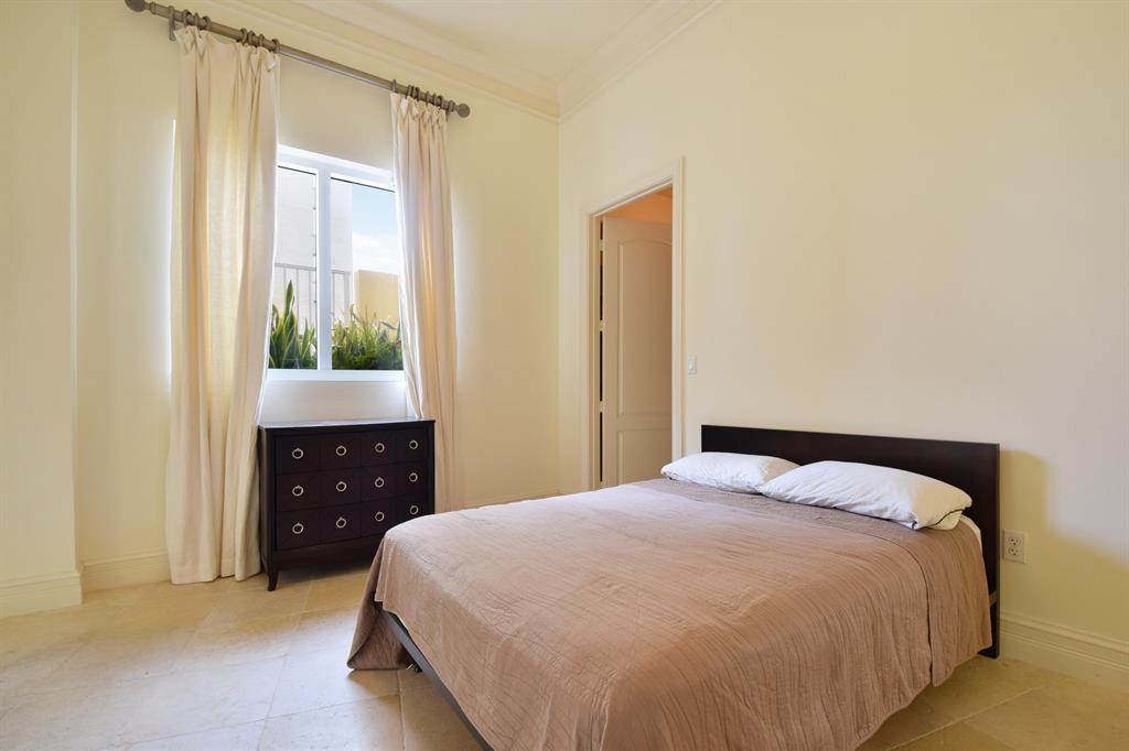 ESPLANADE GRANDE CONDO - Residential