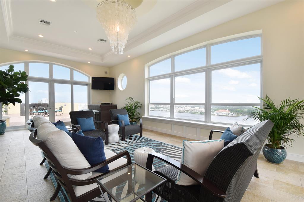 ESPLANADE GRANDE CONDO - Residential