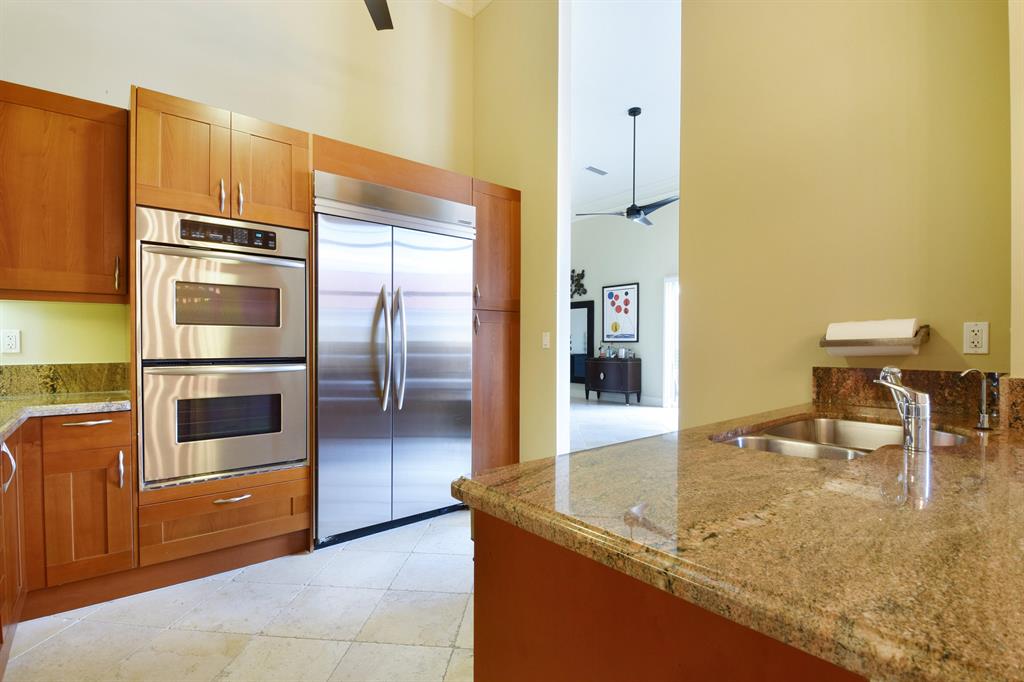 ESPLANADE GRANDE CONDO - Residential