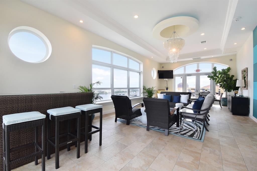 ESPLANADE GRANDE CONDO - Residential