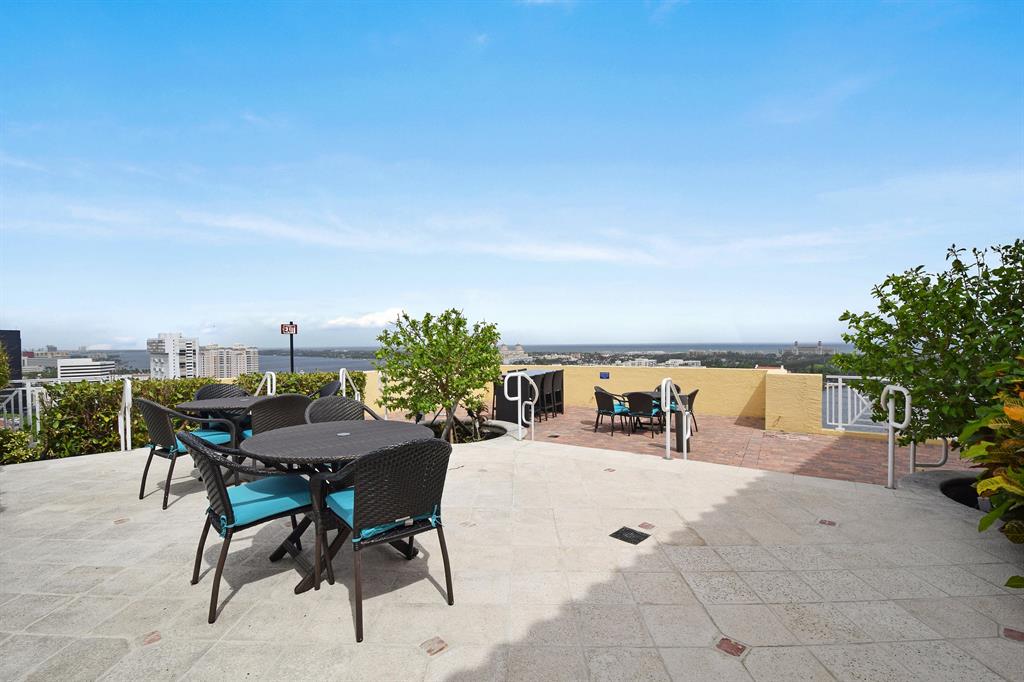 ESPLANADE GRANDE CONDO - Residential