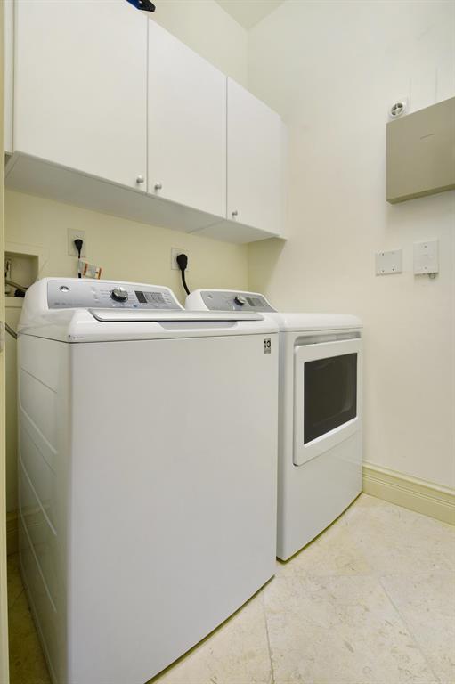 ESPLANADE GRANDE CONDO - Residential