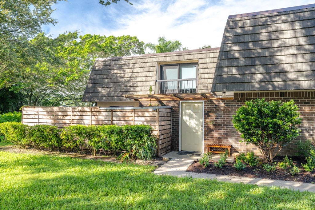 Photo of 1110 11TH Terrace, Palm Beach Gardens, FL 33418 (MLS # B26082058)