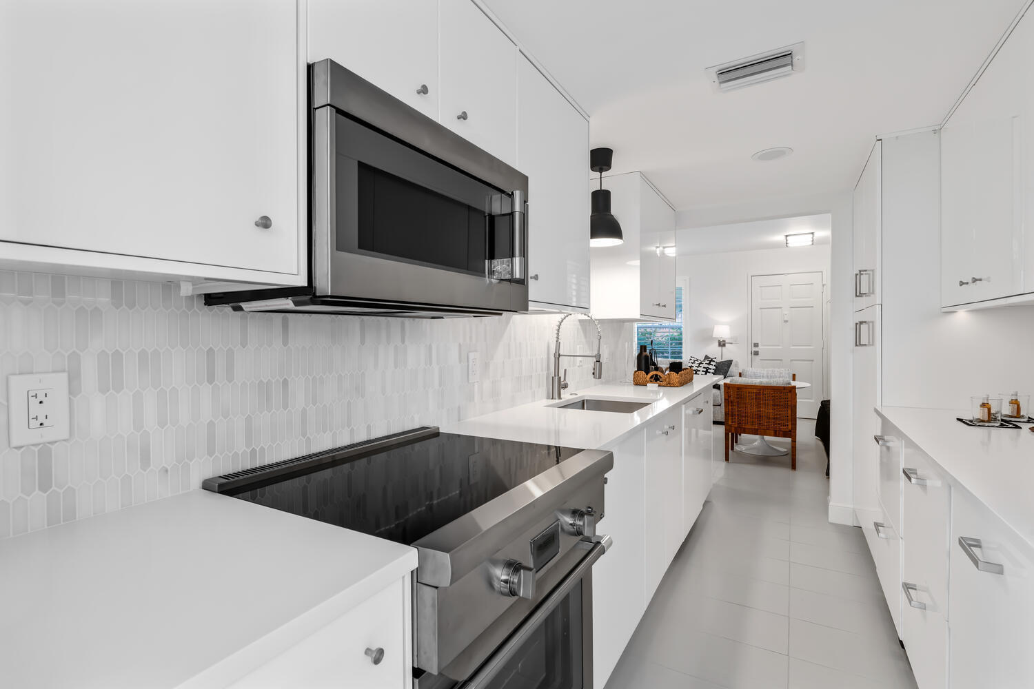 134 Peruvian Avenue 104