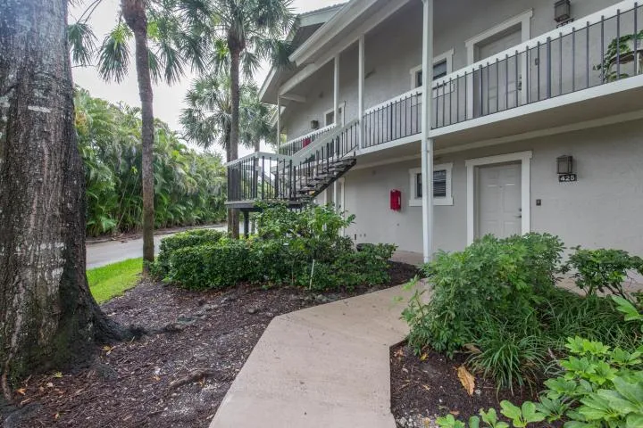 11863 Wimbledon Cir Unit 425