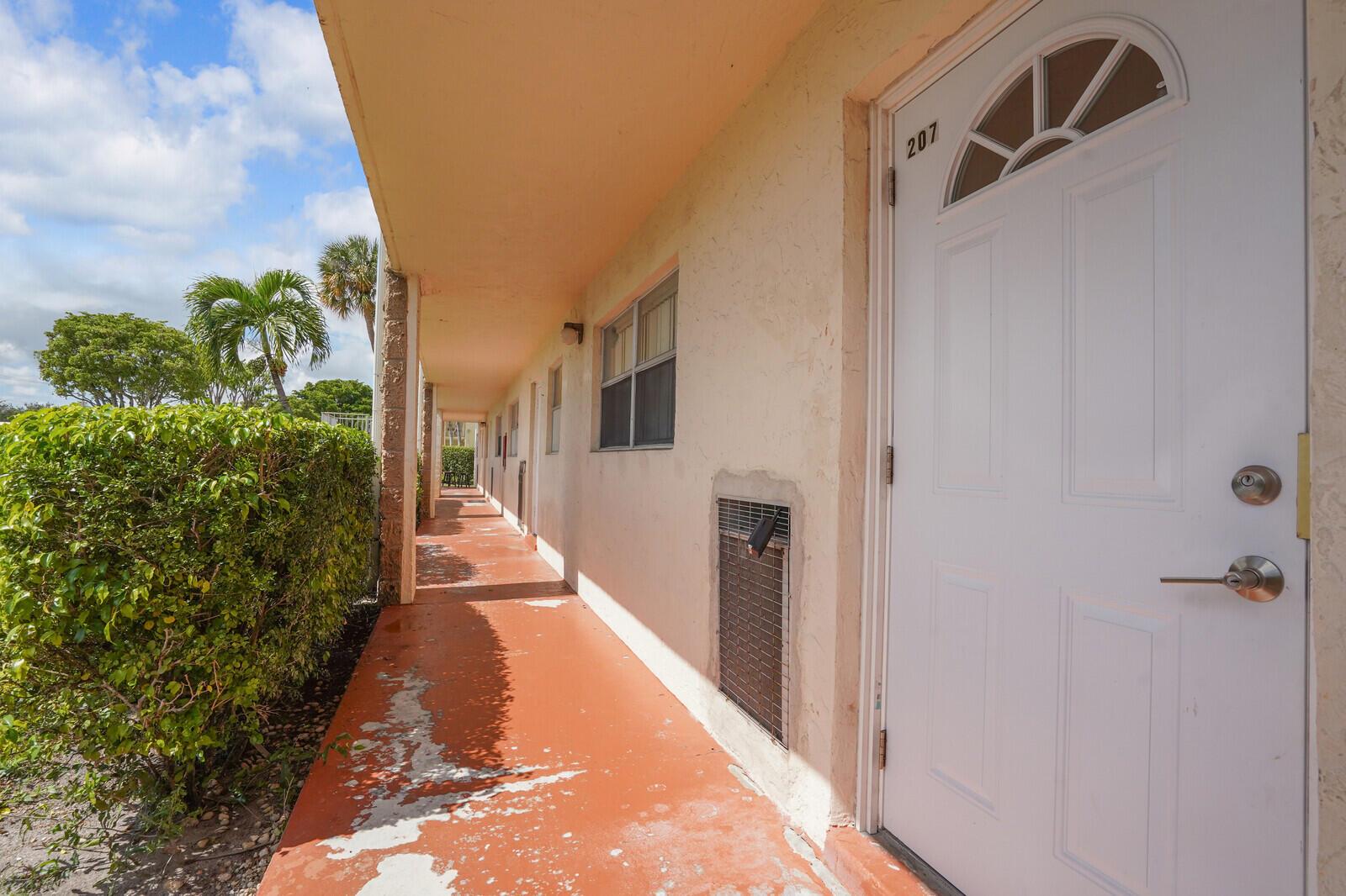 View photos, virtual tours, details... 9851 Sandalfoot Boulevard 207