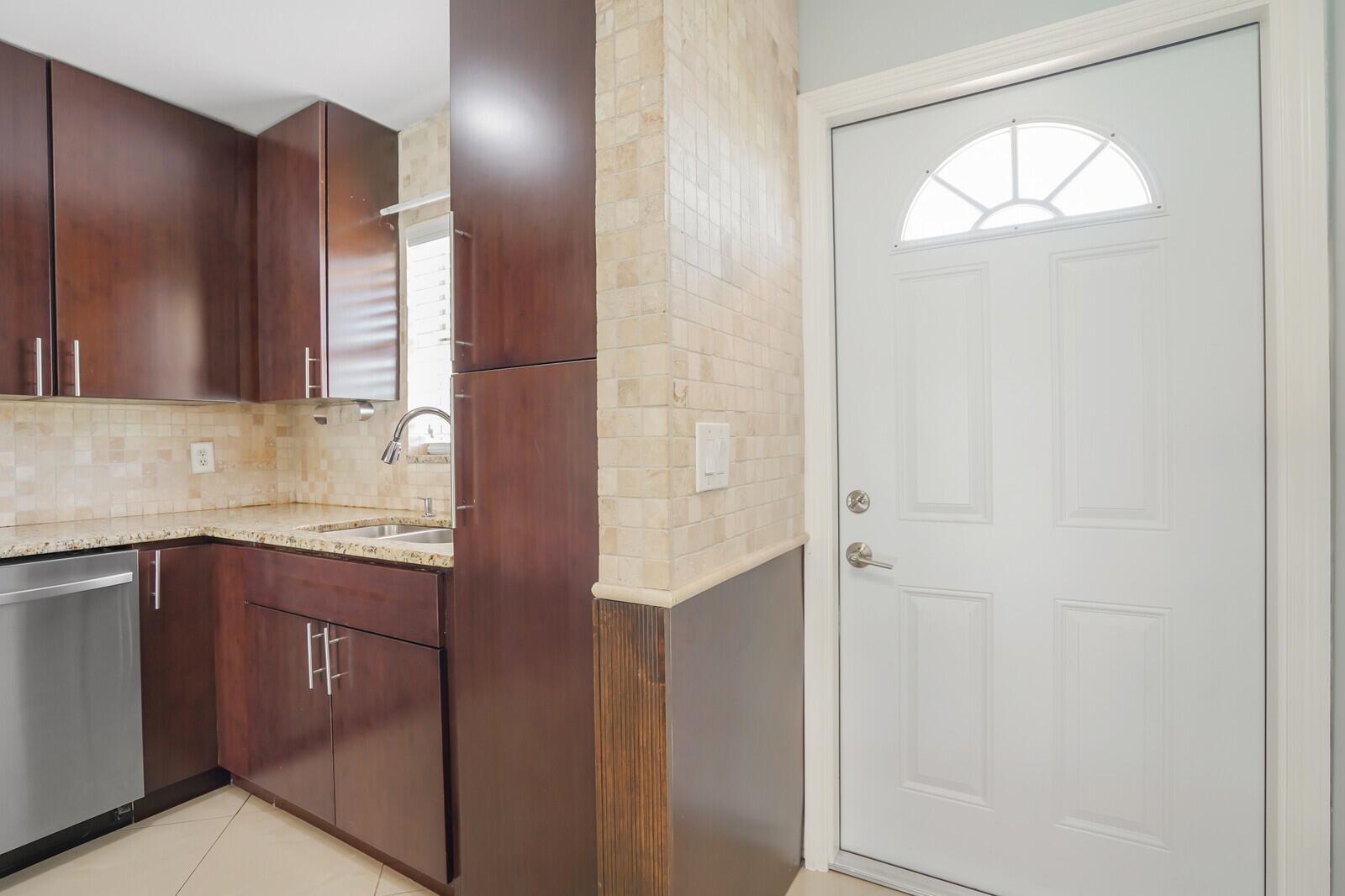 View photos, virtual tours, details... 9851 Sandalfoot Boulevard 207