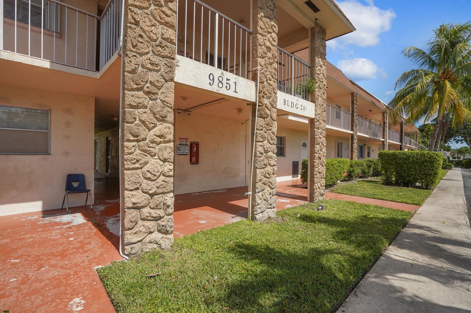 View photos, virtual tours, details... 9851 Sandalfoot Boulevard 207
