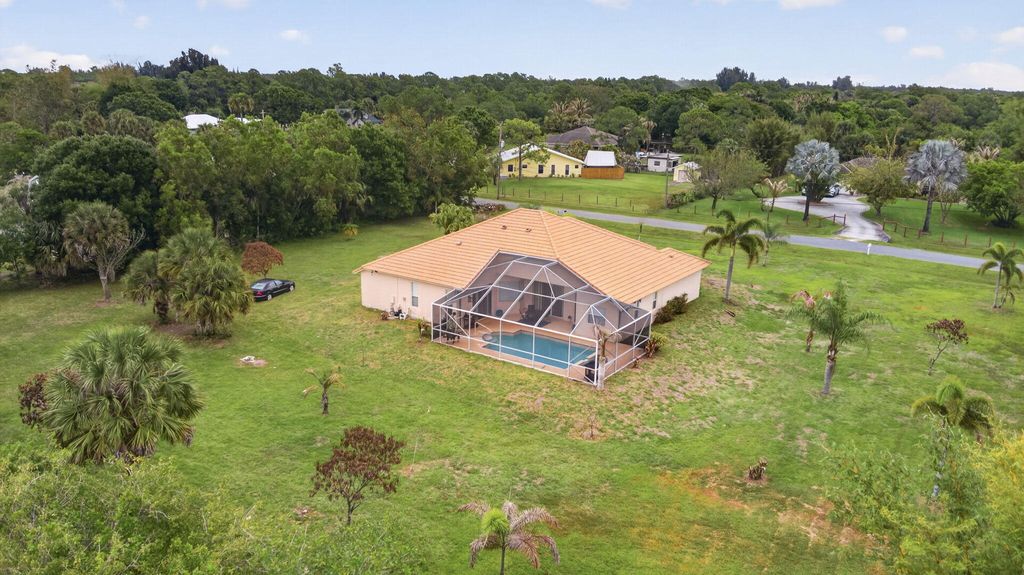 Photo of 15373 N 98th Trl Trail N, Jupiter, FL 33478 (MLS # B26017260)