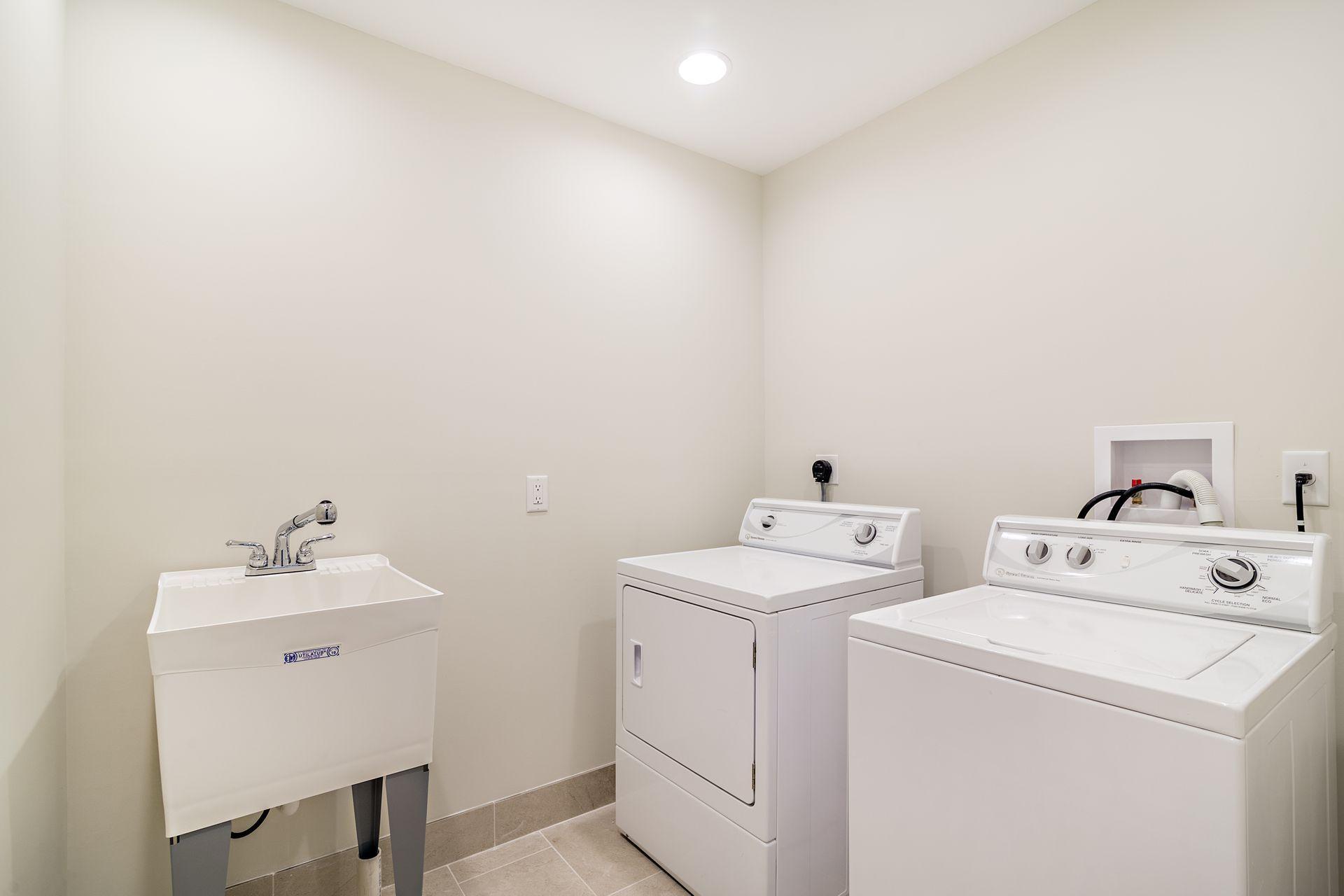 SADDLE TRAIL PARK OF WELLINGTON - Residential