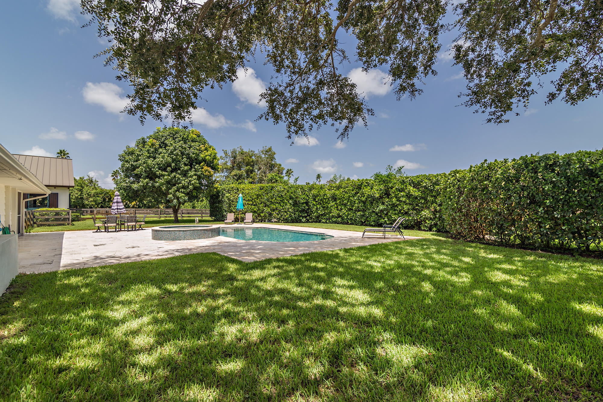 SADDLE TRAIL PARK OF WELLINGTON - Residential