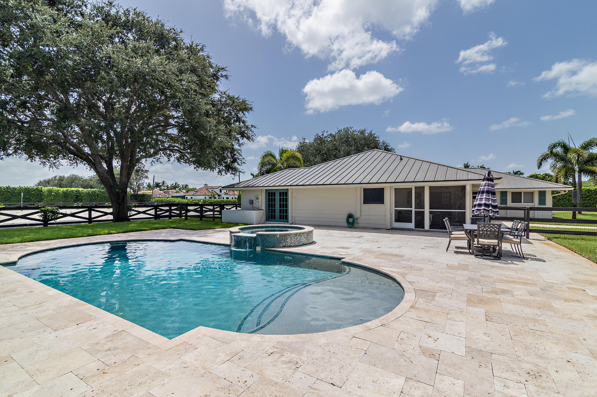 SADDLE TRAIL PARK OF WELLINGTON - Residential