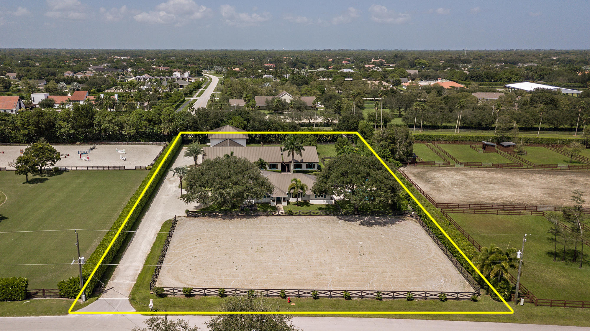 SADDLE TRAIL PARK OF WELLINGTON - Residential