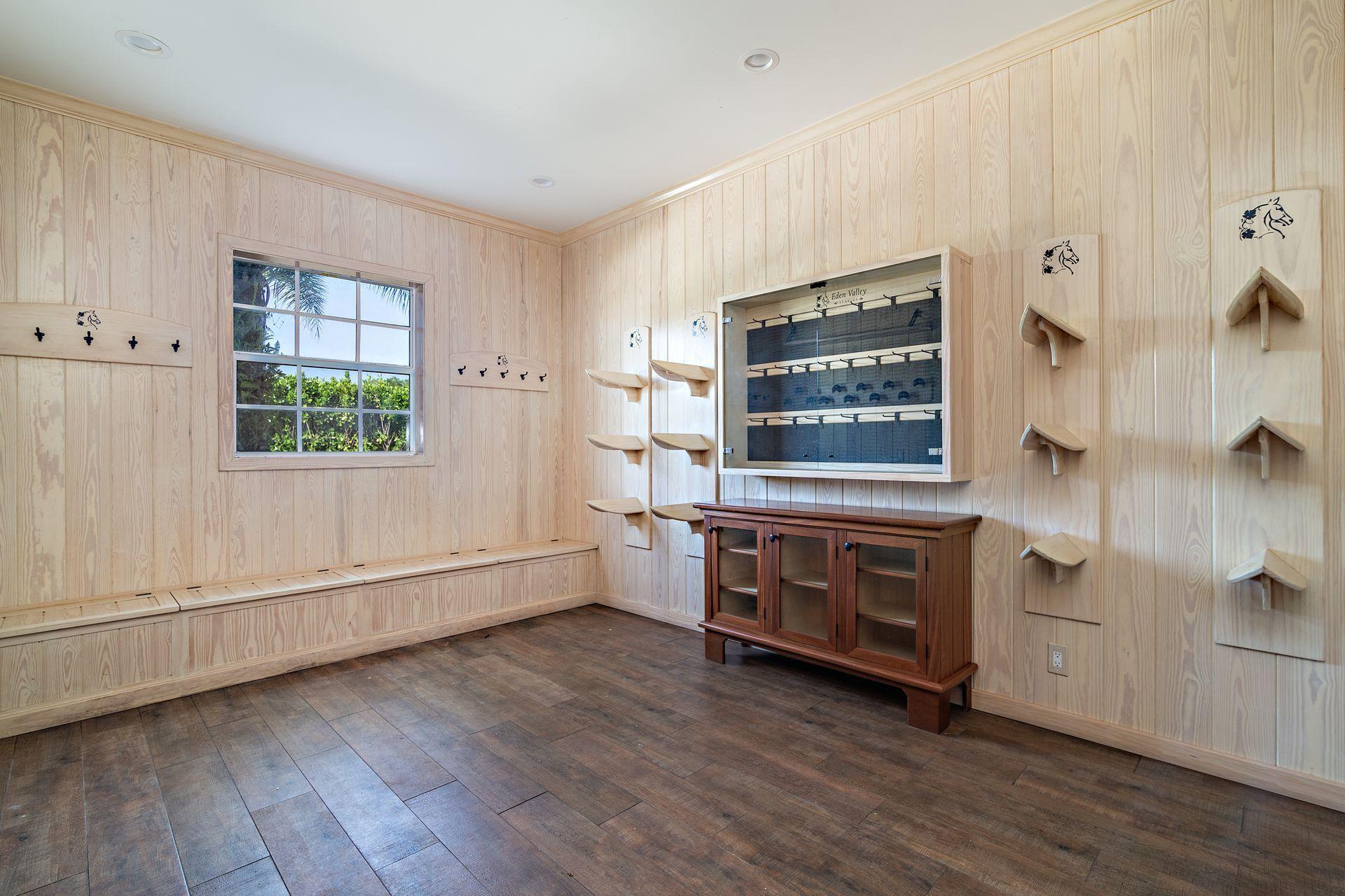 SADDLE TRAIL PARK OF WELLINGTON - Residential