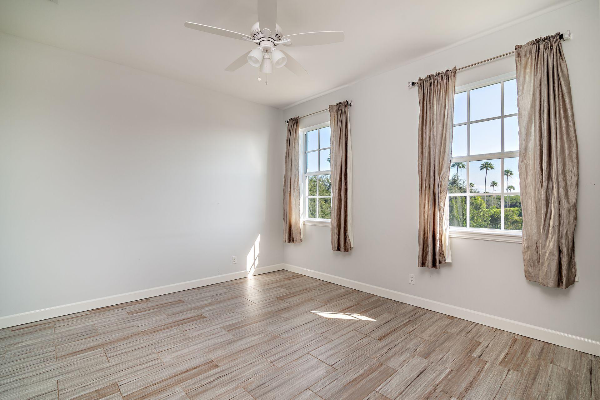 SADDLE TRAIL PARK OF WELLINGTON - Residential