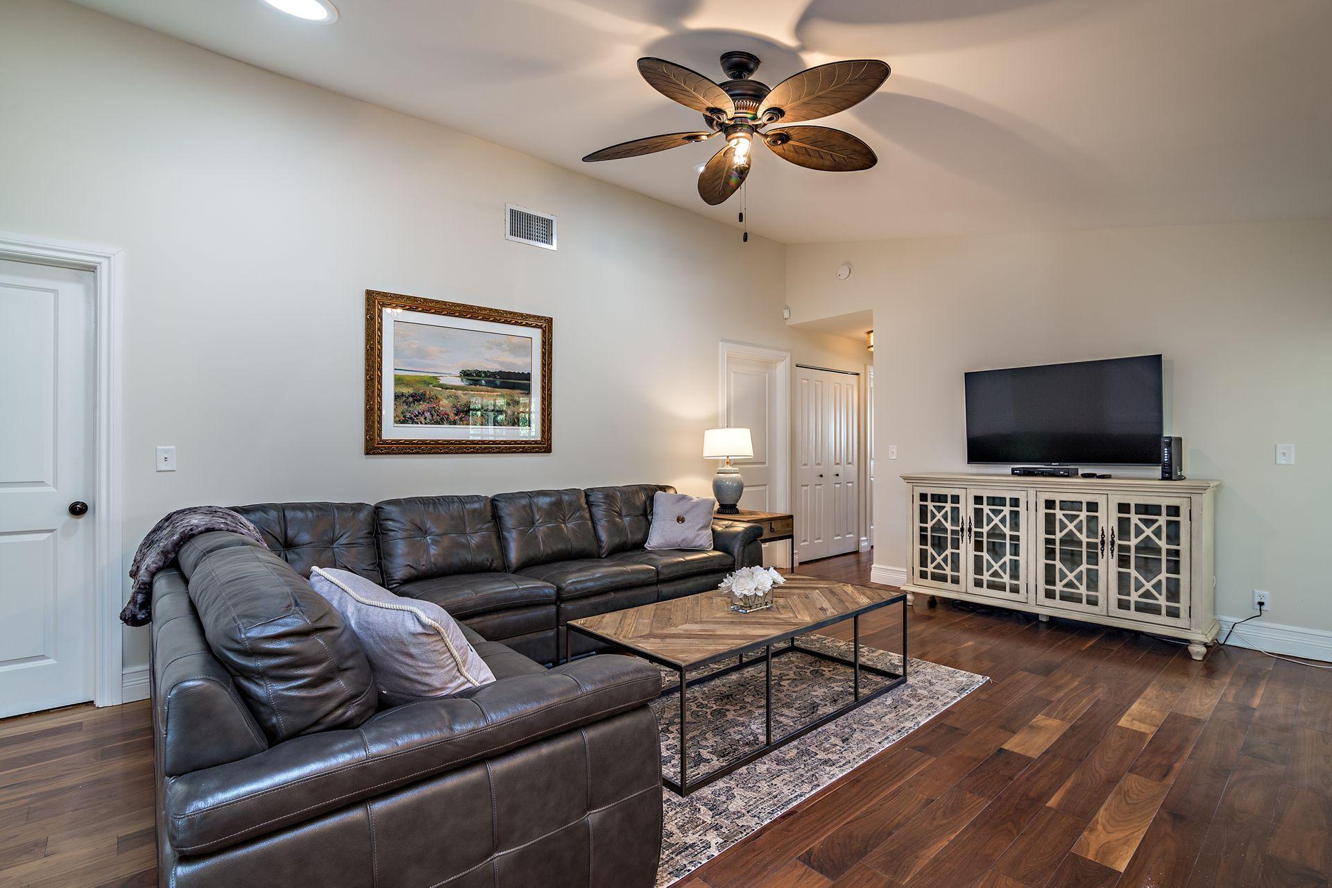 SADDLE TRAIL PARK OF WELLINGTON - Residential