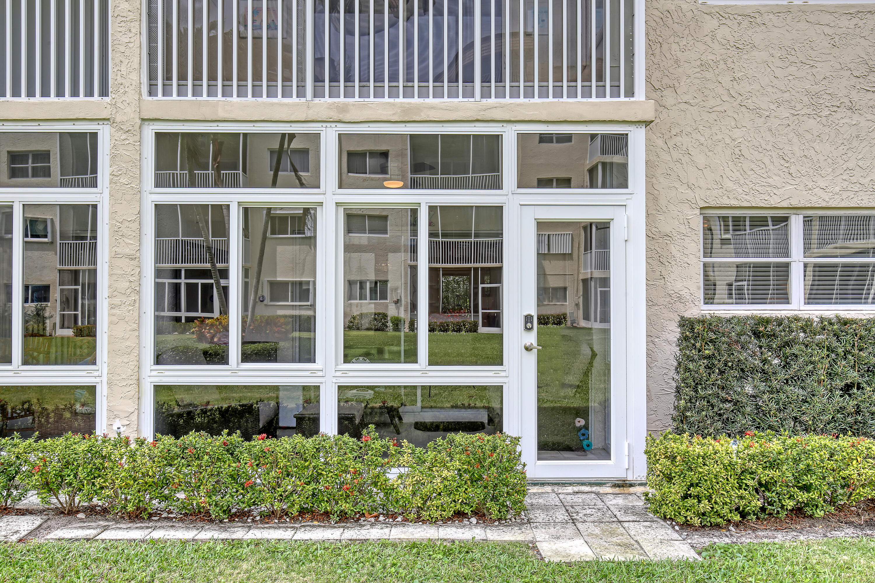 SNUG HARBOR GARDENS CONDO - Residential