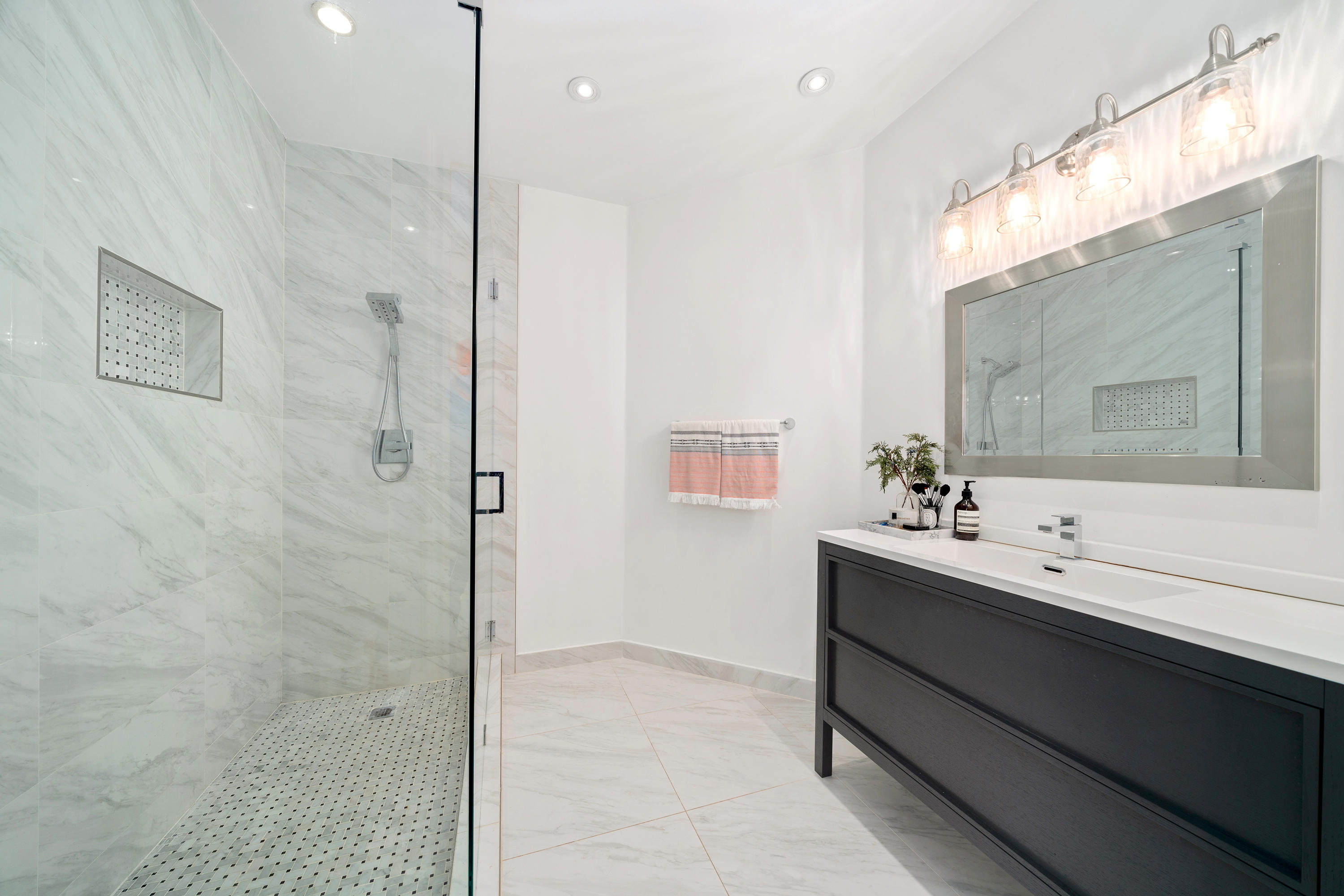 LIGHTHOUSE POINT 6TH SEC - Residential