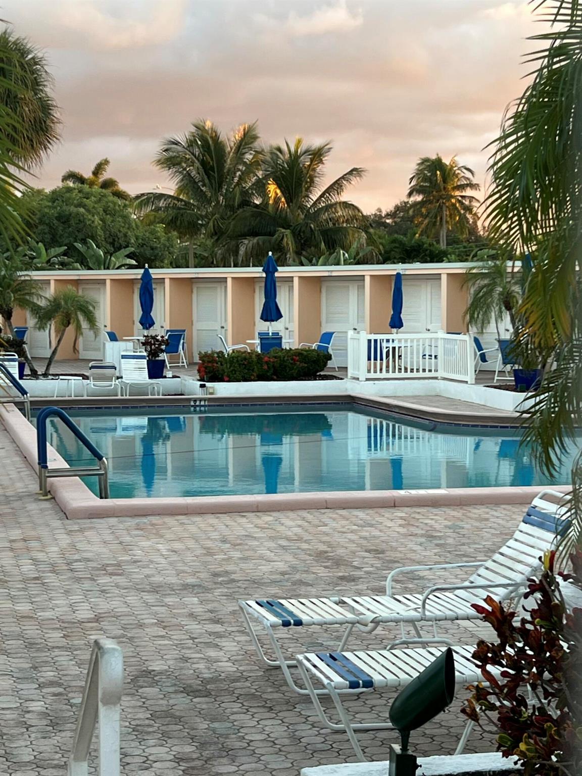 IMPERIAL POINT COLONNADES - Residential