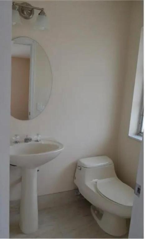 6800 NE 22nd Way 2121