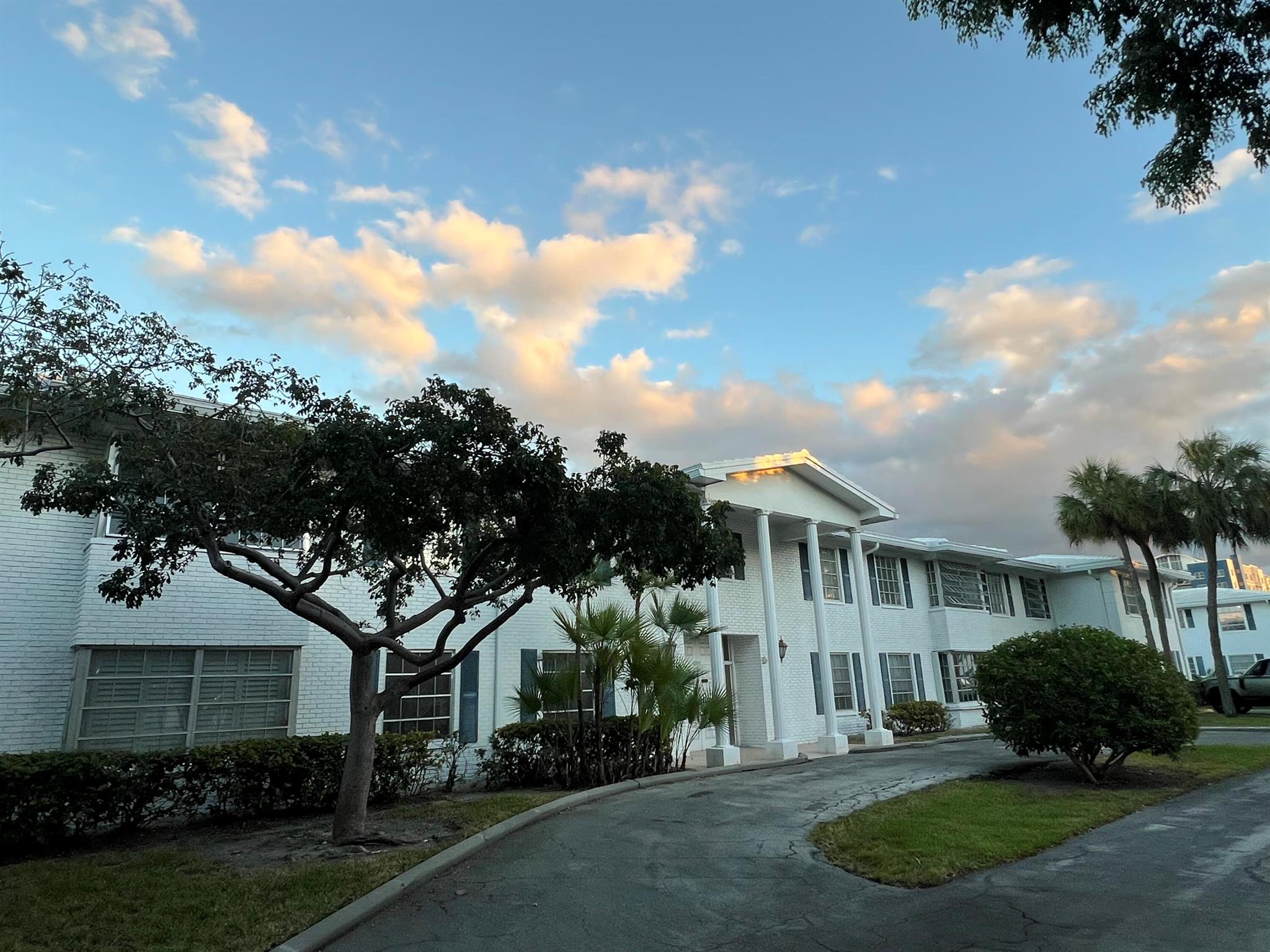 IMPERIAL POINT COLONNADES - Residential