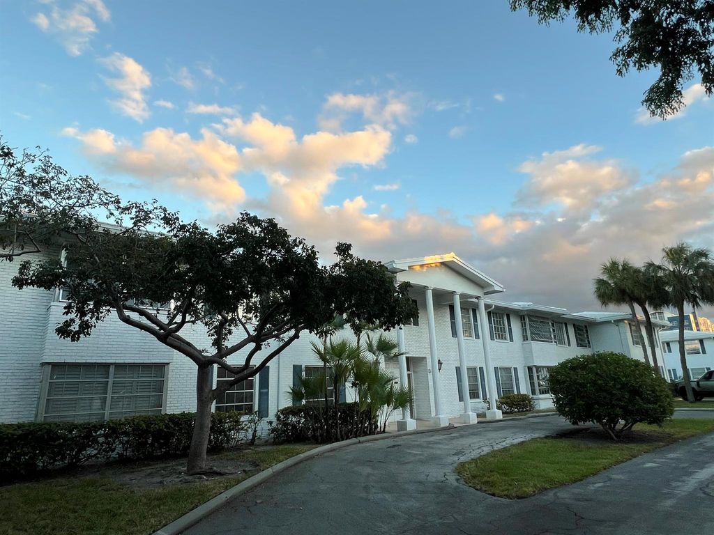 Photo of 6800 NE 22nd Way #2121, Fort Lauderdale, FL 33308 (MLS # R11143465)