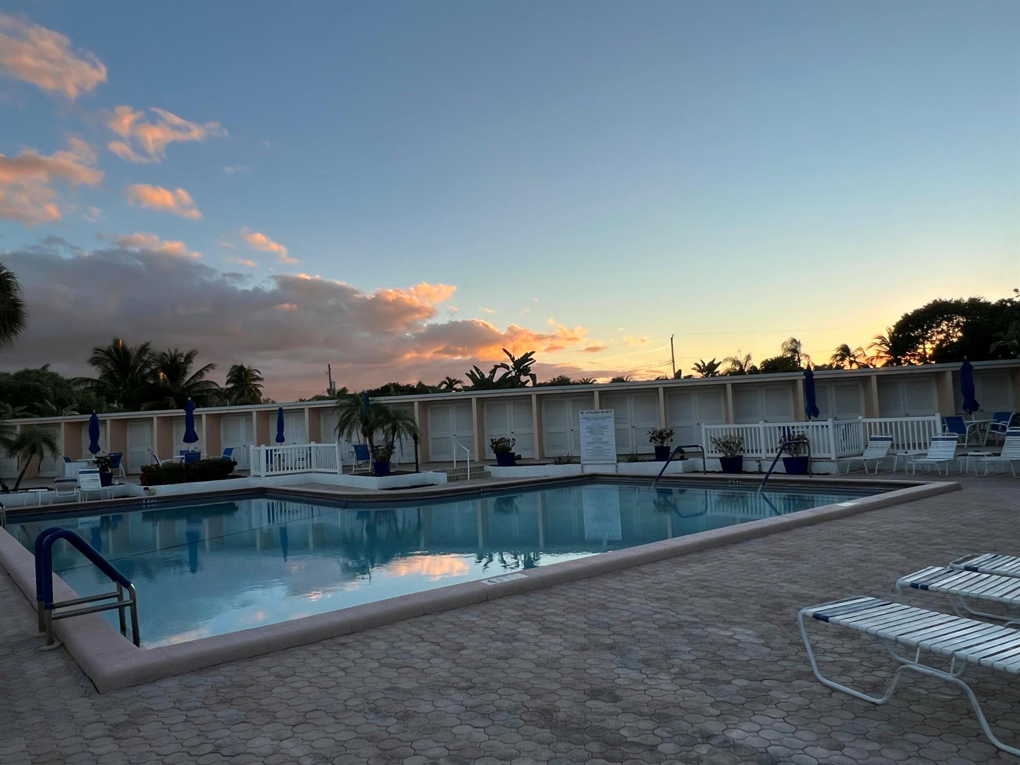 IMPERIAL POINT COLONNADES - Residential