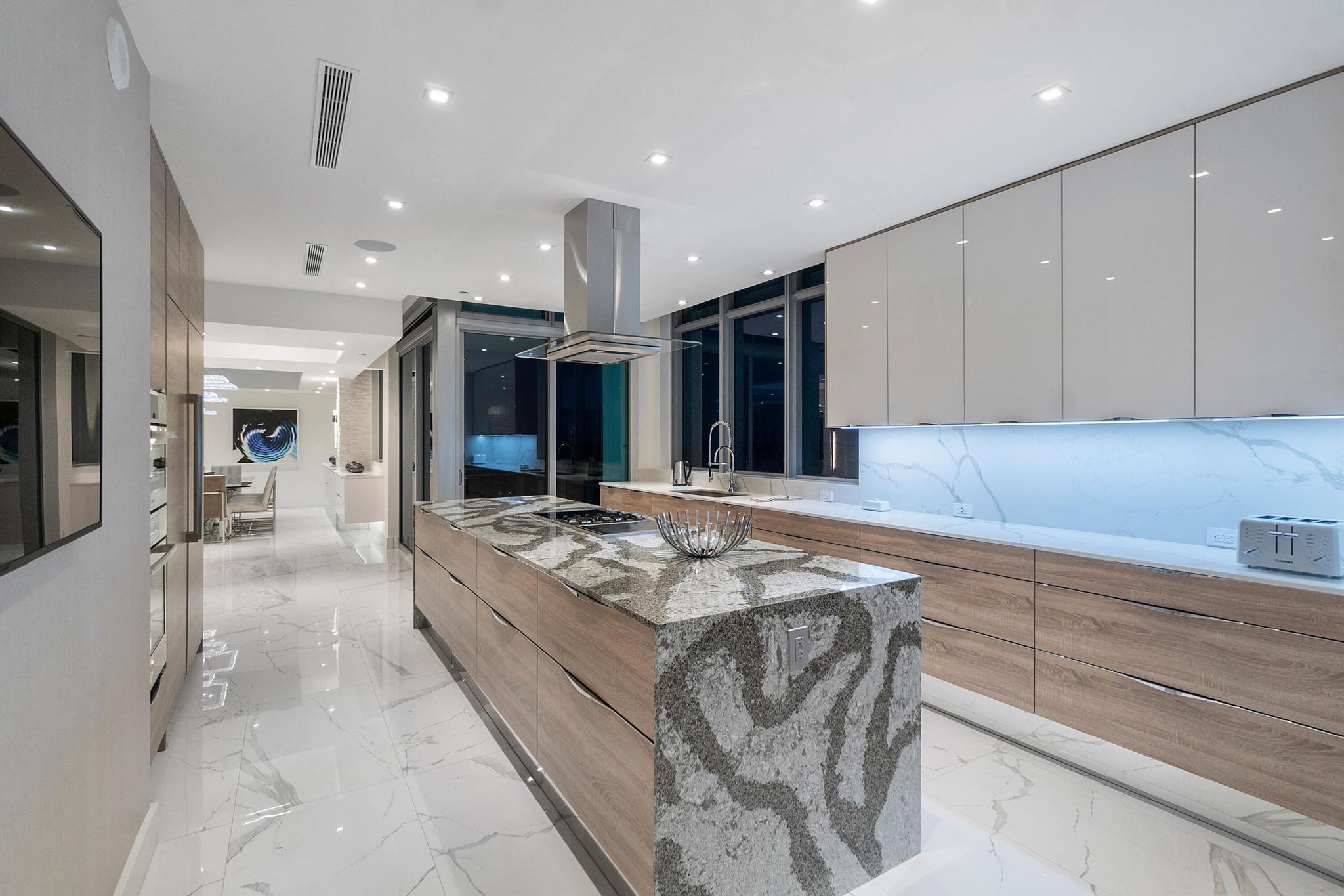 DIPLOMAT OCEANFRONT RESID - Residential