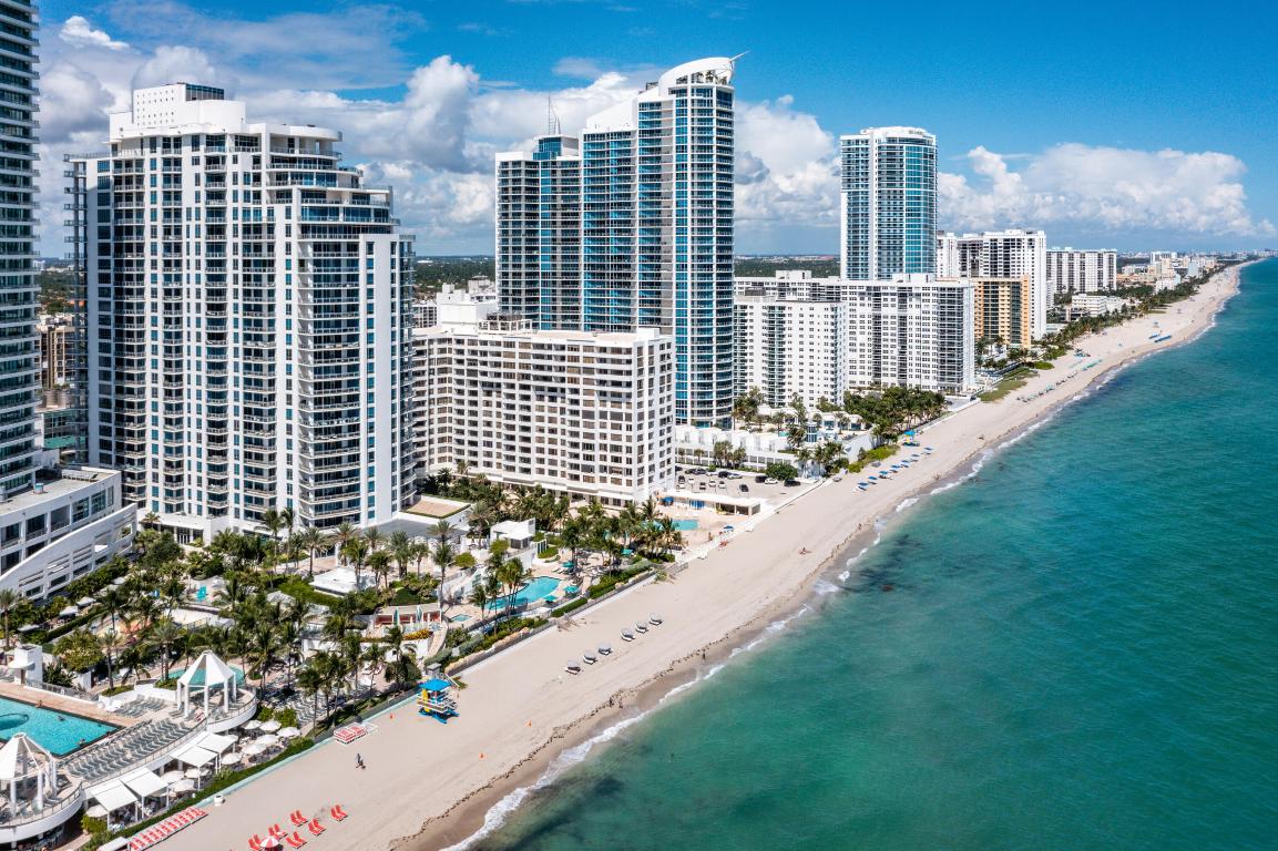 DIPLOMAT OCEANFRONT RESIDENCES - Residential