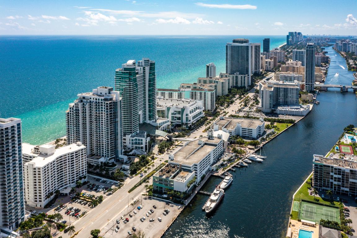 DIPLOMAT OCEANFRONT RESIDENCES - Residential