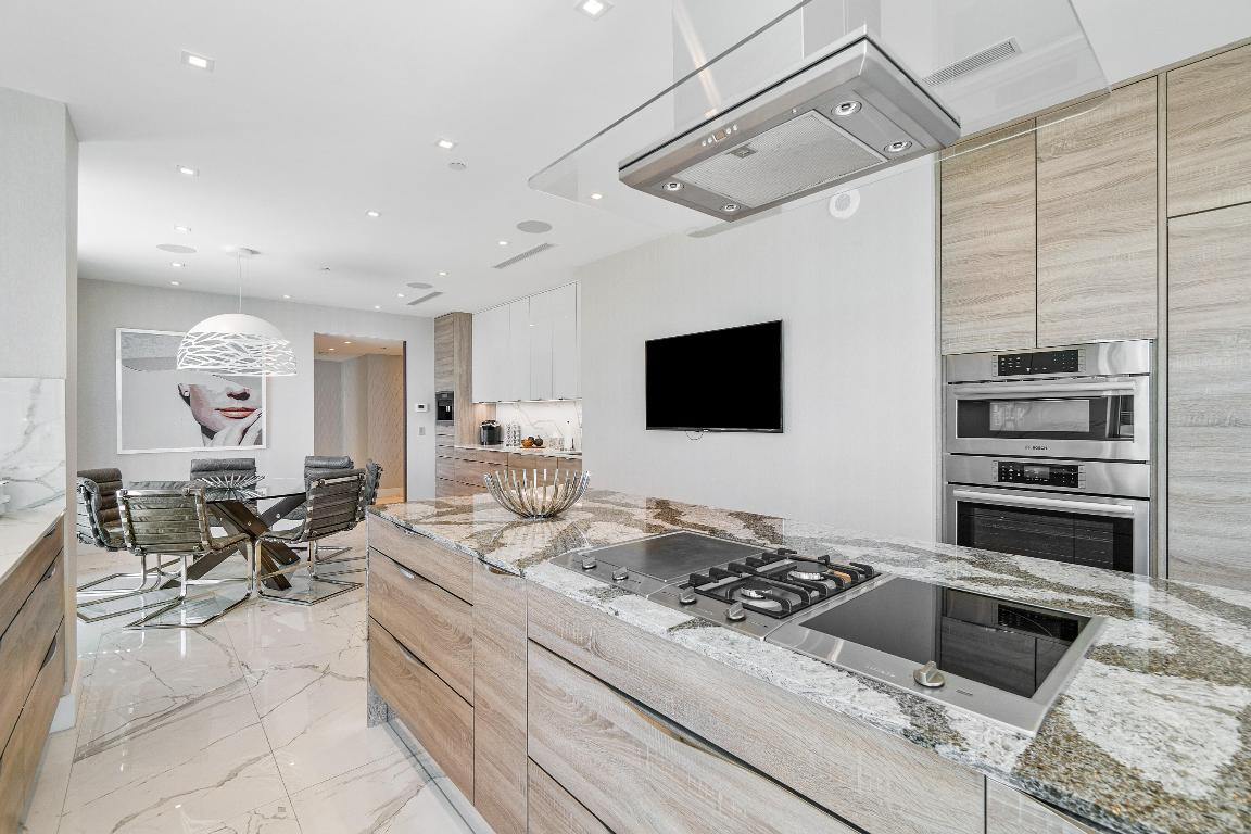 DIPLOMAT OCEANFRONT RESIDENCES - Residential