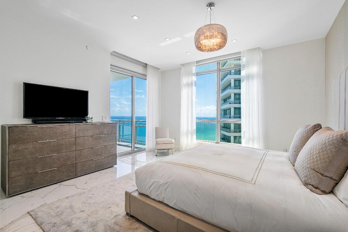 DIPLOMAT OCEANFRONT RESIDENCES - Residential