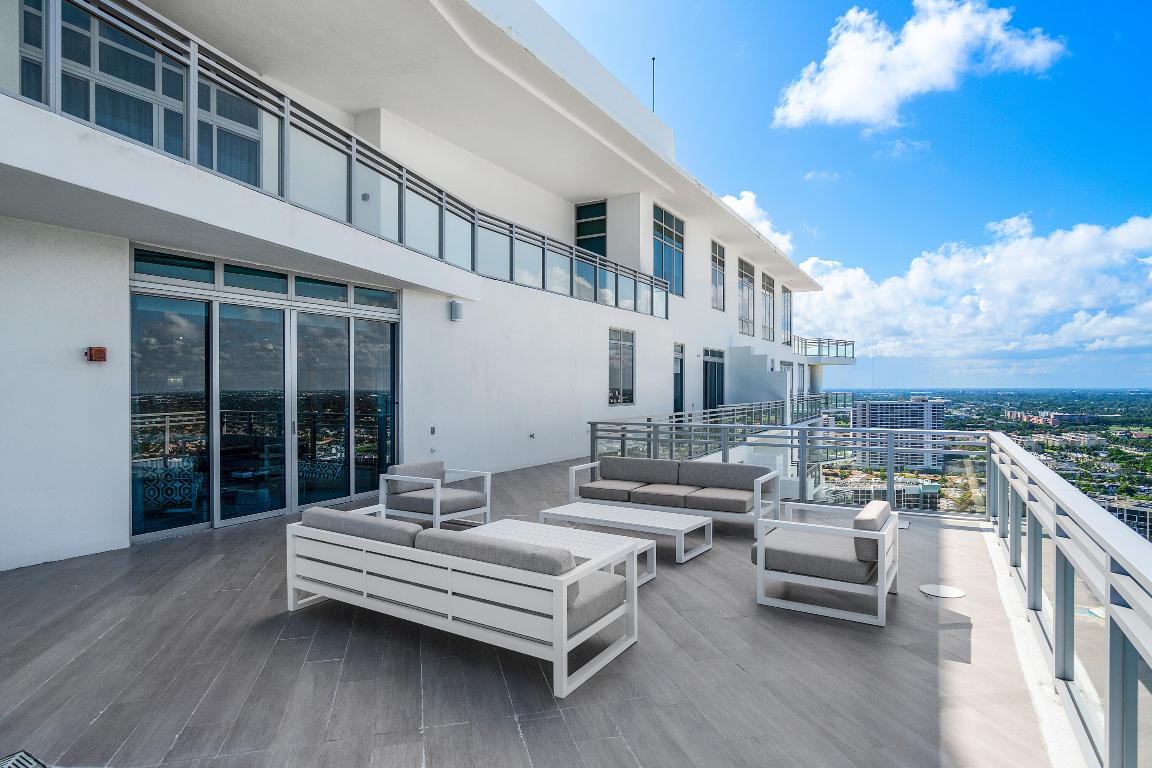 DIPLOMAT OCEANFRONT RESIDENCES - Residential