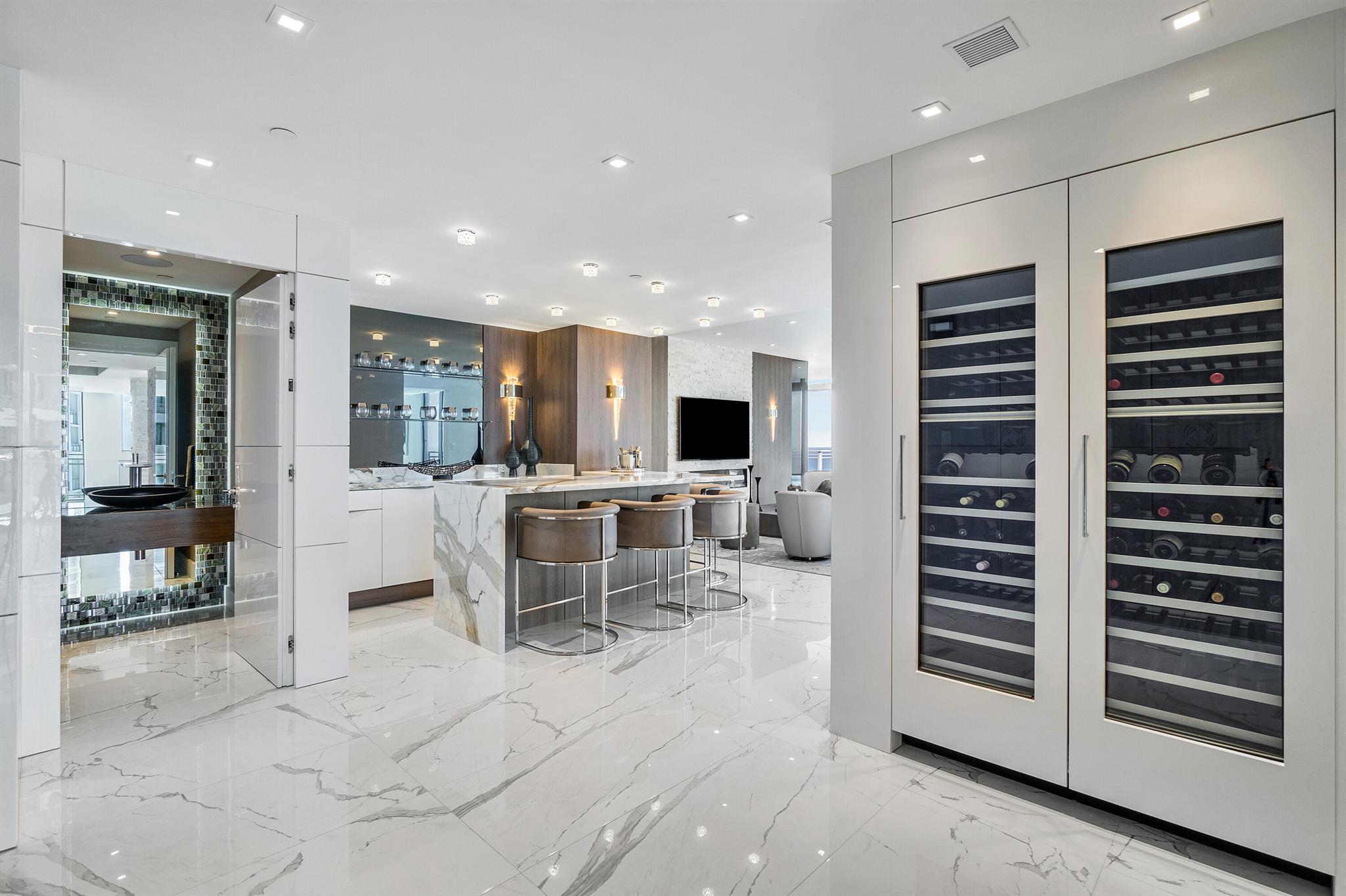 DIPLOMAT OCEANFRONT RESID - Residential