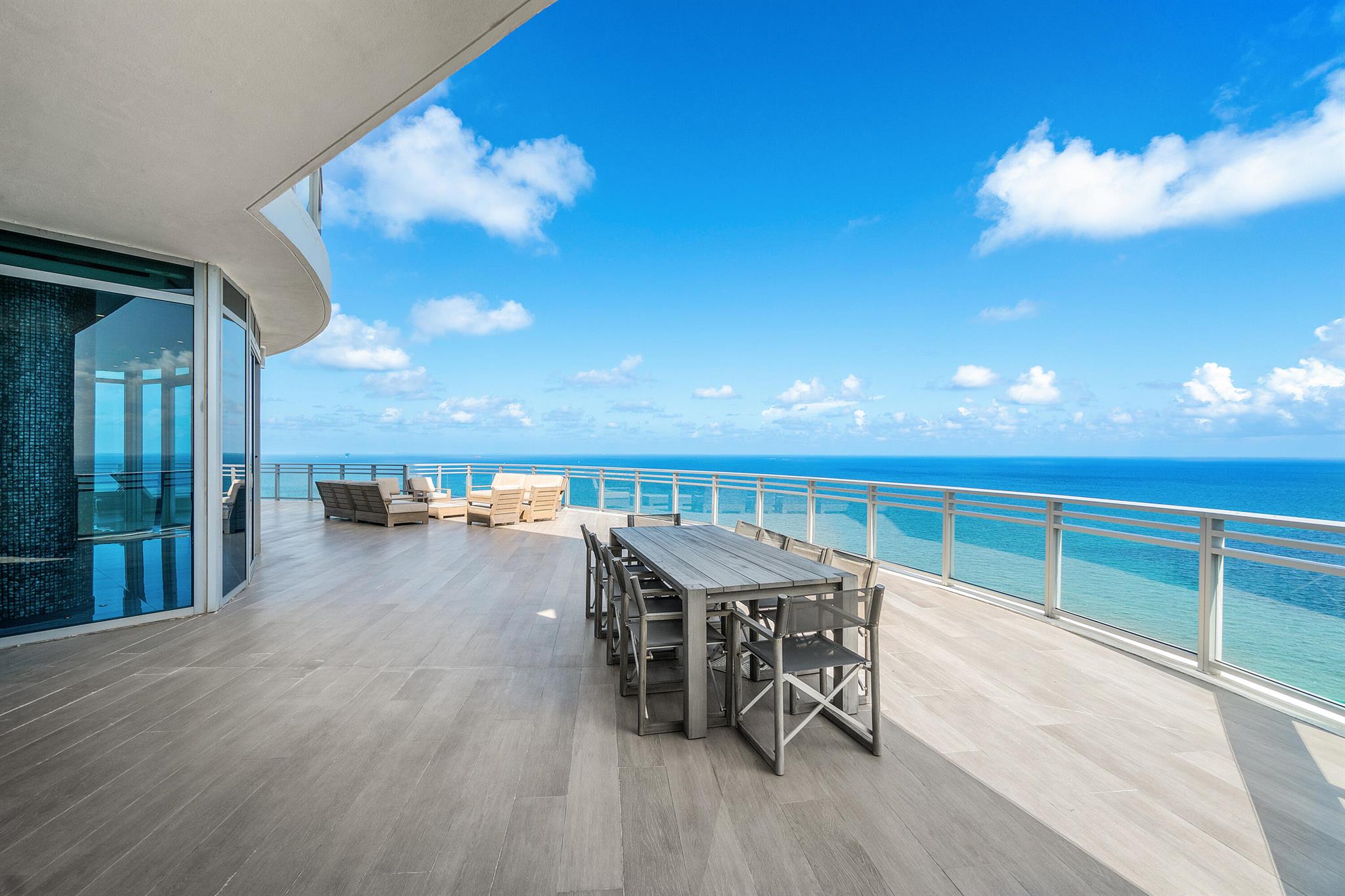 DIPLOMAT OCEANFRONT RESID - Residential