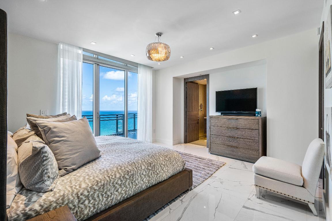DIPLOMAT OCEANFRONT RESIDENCES - Residential