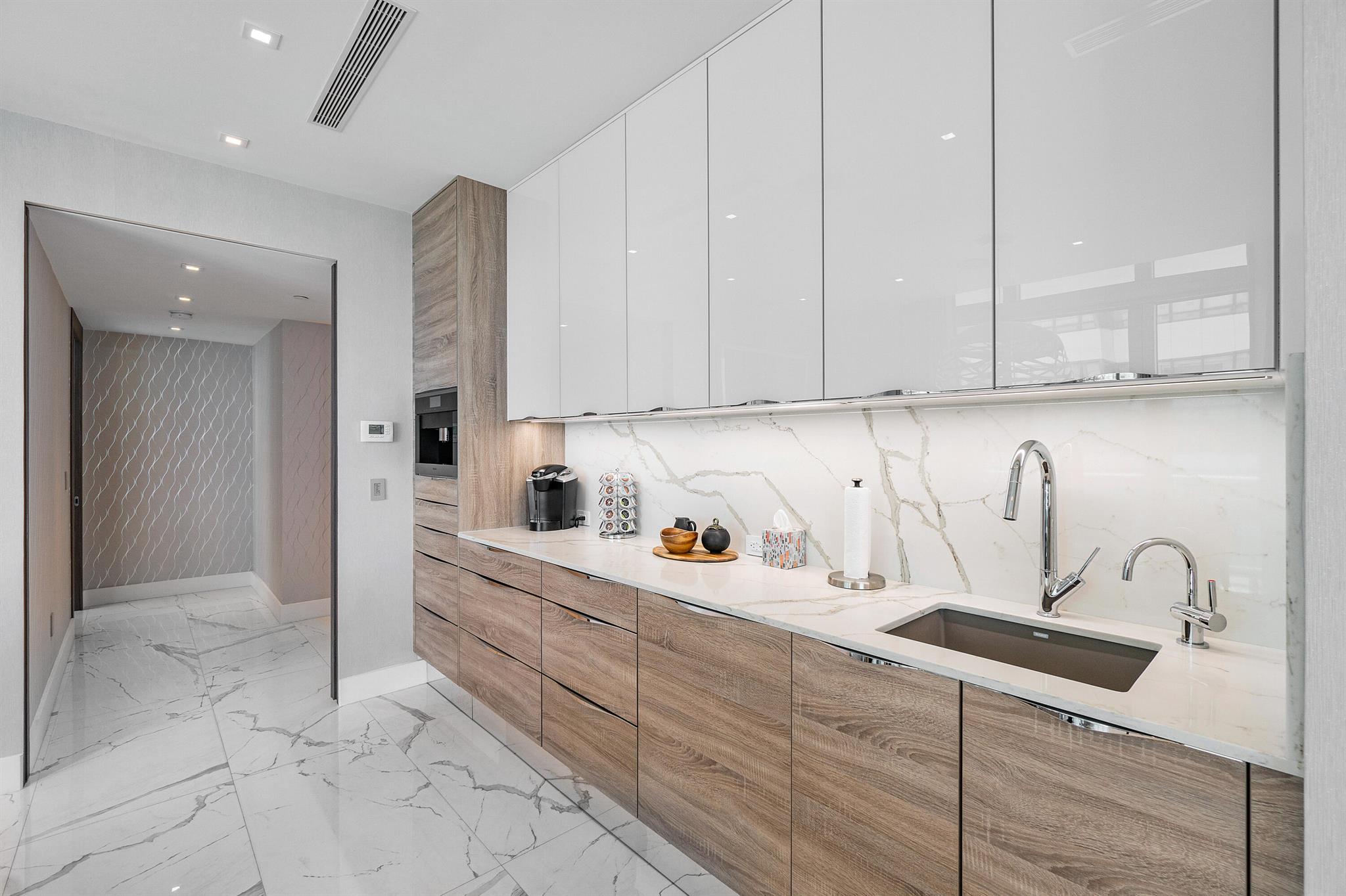 DIPLOMAT OCEANFRONT RESID - Residential