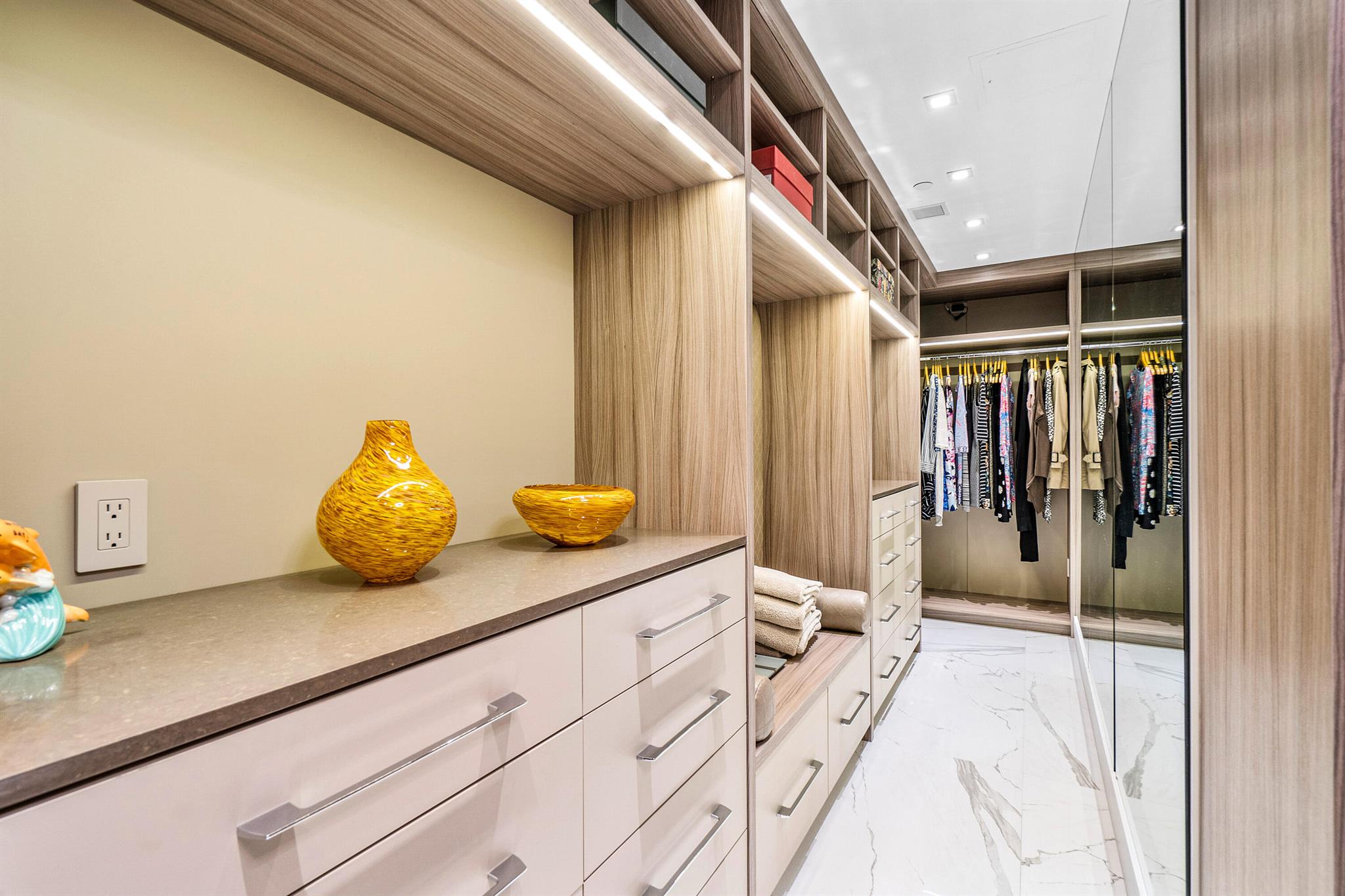 DIPLOMAT OCEANFRONT RESID - Residential