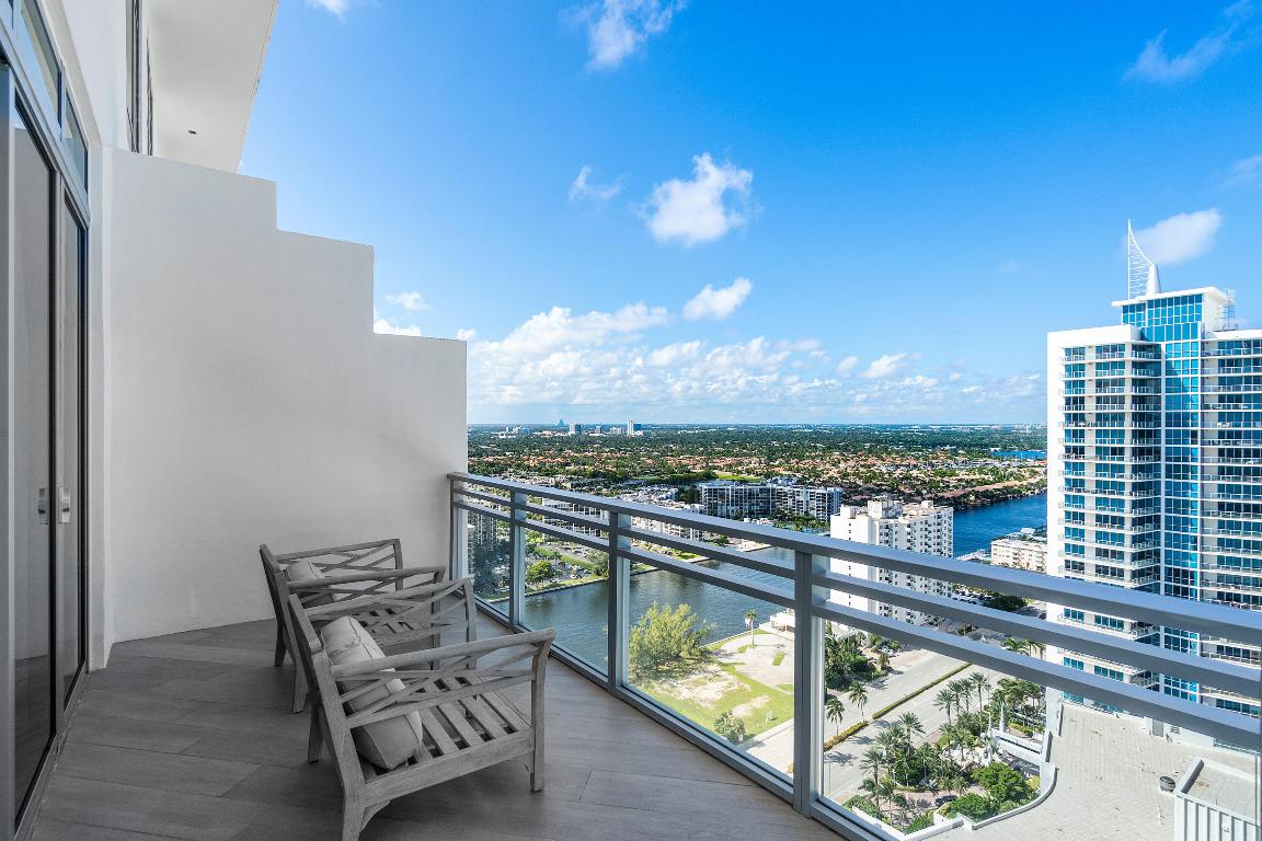 DIPLOMAT OCEANFRONT RESIDENCES - Residential