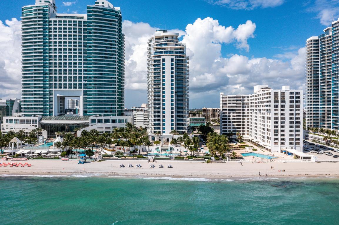 DIPLOMAT OCEANFRONT RESIDENCES - Residential